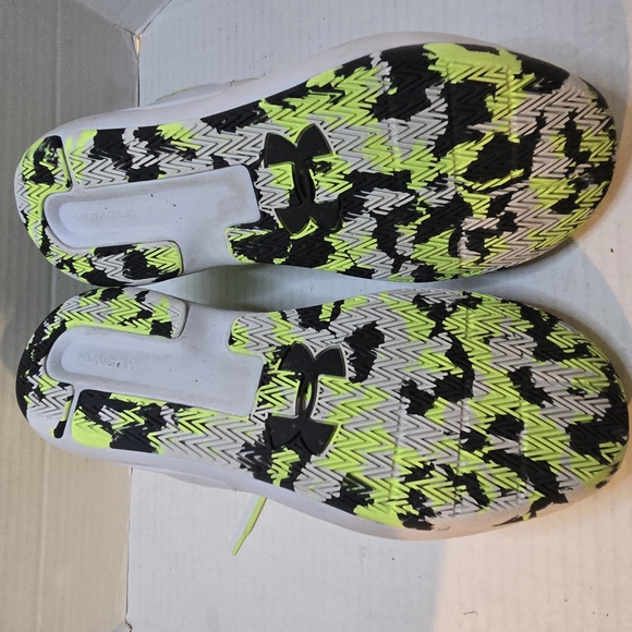 Under Armour Athletic Shoes Yellow and Gray‎ Dynamic Design